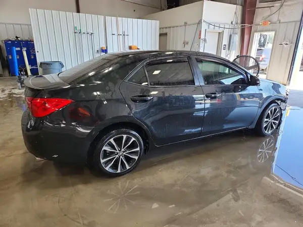 5YFBURHE7HP653265 — 2017 Toyota Corolla, фото 3 с аукциона Copart, Передняя часть