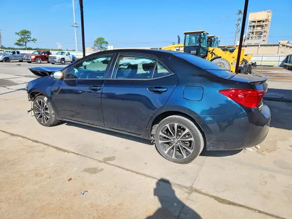 5YFBURHE1HP591345 — 2017 Toyota Corolla, фото 2 с аукциона Copart, Передняя часть