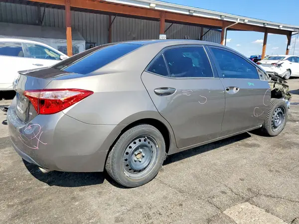 2T1BURHEXHC784495 — 2017 Toyota Corolla, фото 3 с аукциона Copart 06.10.2026, Передняя часть
