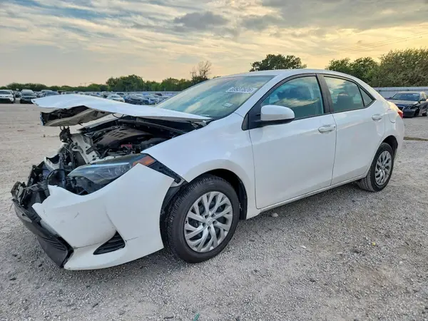 5YFBURHE4HP657032 — 2017 Toyota Corolla, Передняя часть (Front End), фото до ремонта