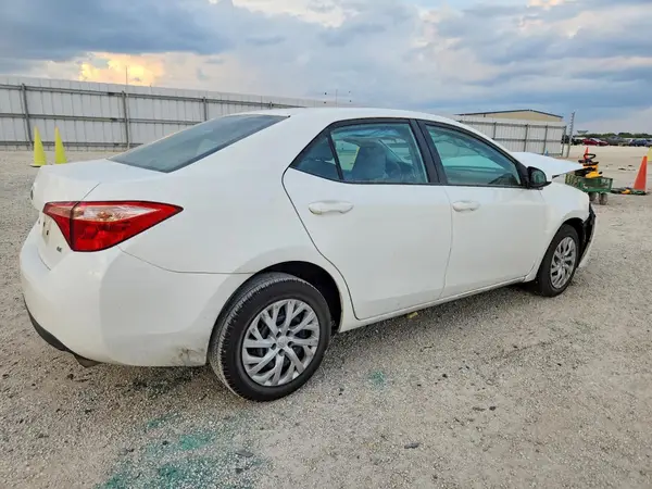 5YFBURHE4HP657032 — 2017 Toyota Corolla, фото 3 с аукциона Copart 08.10.2026, Передняя часть