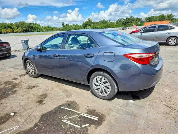 2T1BURHE3HC768607 — 2017 Toyota Corolla, фото 2 с аукциона Copart 12.10.2026, Передняя часть