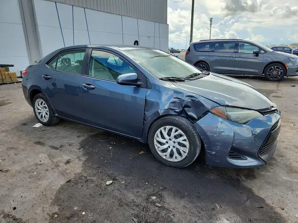 2T1BURHE3HC768607 — 2017 Toyota Corolla, фото 4 с аукциона Copart 12.10.2026, Передняя часть