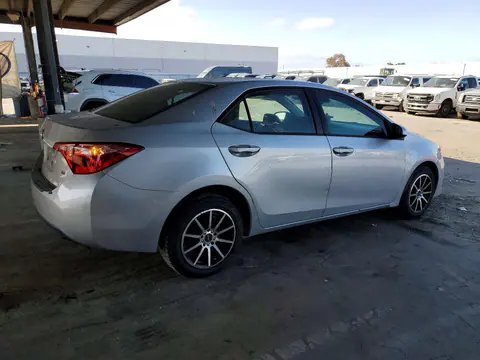 2018 Toyota Corolla VIN 2T1BURHEXJC964081 фото 3