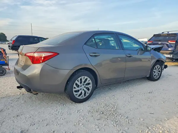 2T1BURHE3JC103146 — 2018 Toyota Corolla, фото 3 с аукциона Copart, Передняя часть
