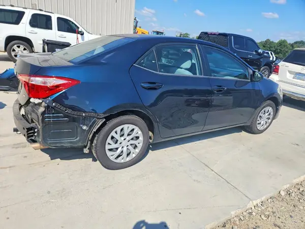 5YFBURHE6JP819829 — 2018 Toyota Corolla, фото 3 с аукциона Copart, Задняя часть