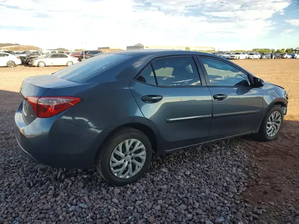 2T1BURHE3JC097073 — 2018 Toyota Corolla, фото 3 с аукциона Copart 29.09.2026, Передняя часть