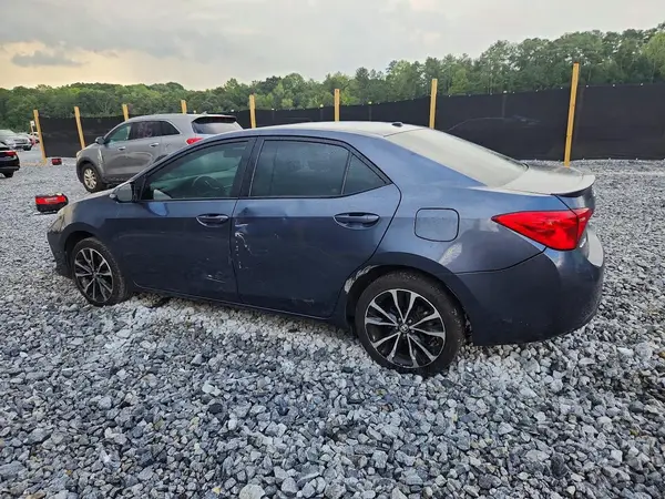 5YFBURHE5JP794583 — 2018 Toyota Corolla, фото 2 с аукциона Copart, Передняя часть