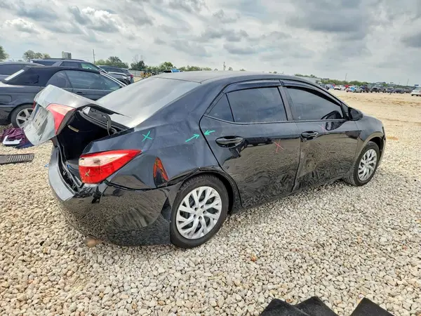 5YFBURHE9JP751462 — 2018 Toyota Corolla, фото 3 с аукциона Copart 08.10.2026, Передняя часть