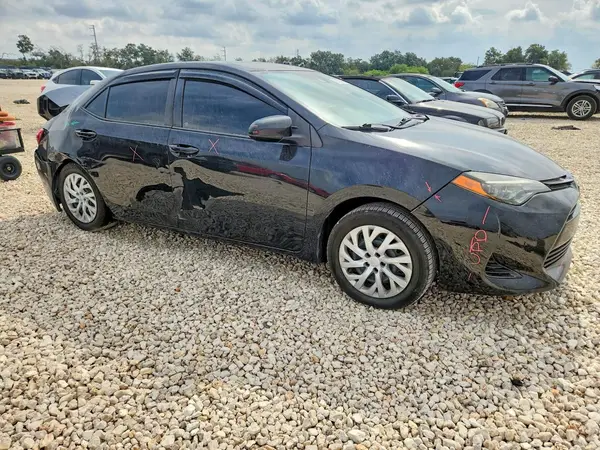 5YFBURHE9JP751462 — 2018 Toyota Corolla, фото 4 с аукциона Copart 08.10.2026, Передняя часть