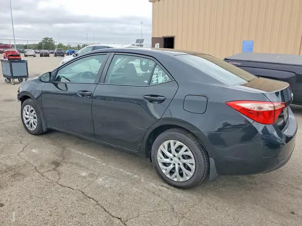 2T1BURHE0JC090498 — 2018 Toyota Corolla, фото 2 с аукциона Copart 02.10.2026, Передняя часть