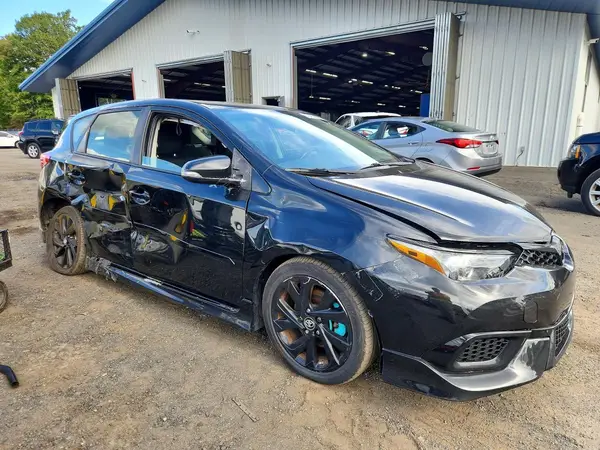 JTNKARJE3JJ560820 — 2018 Toyota Corolla, фото 4 с аукциона Copart 13.10.2026, Боковая часть