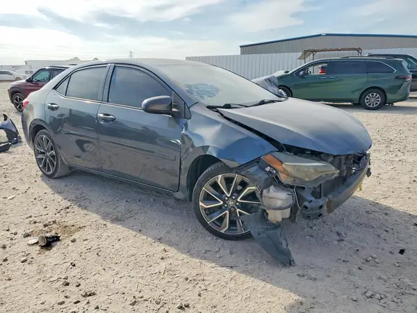 5YFBURHE9JP748870 — 2018 Toyota Corolla, фото 4 с аукциона Copart, Боковая часть