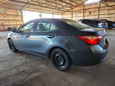 2018 Toyota Corolla VIN 2T1BURHE0JC052401 фото 2