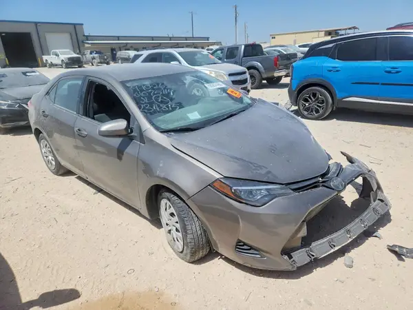 2T1BURHE4KC234815 — 2019 Toyota Corolla, фото 4 с аукциона Copart, Передняя часть