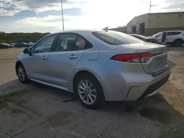 JTDVPRAE0LJ104468 — 2020 Toyota Corolla, фото 2 с аукциона Copart, Мелкие вмятины и царапины