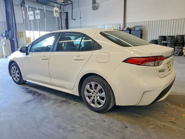 5YFEPRAE6LP040027 — 2020 Toyota Corolla, фото 2 с аукциона Copart 29.09.2026, Естественный износ