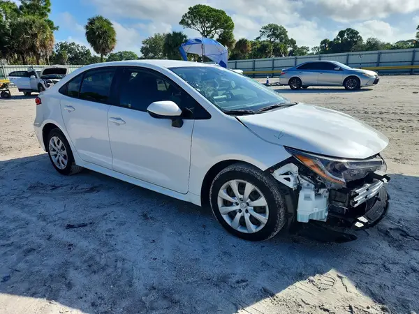 JTDEPRAEXLJ039581 — 2020 Toyota Corolla, фото 4 с аукциона Copart, Передняя часть