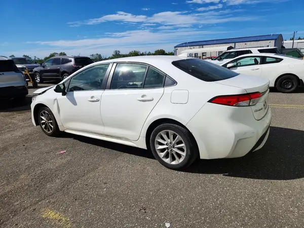 JTDVPMAE1MJ120764 — 2021 Toyota Corolla, фото 2 с аукциона Copart 29.09.2026, Передняя часть