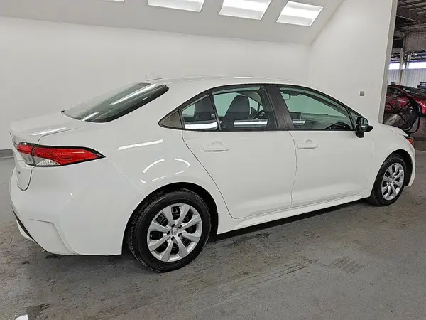 5YFEPMAE2MP255893 — 2021 Toyota Corolla, фото 3 с аукциона Copart 29.09.2026, Естественный износ
