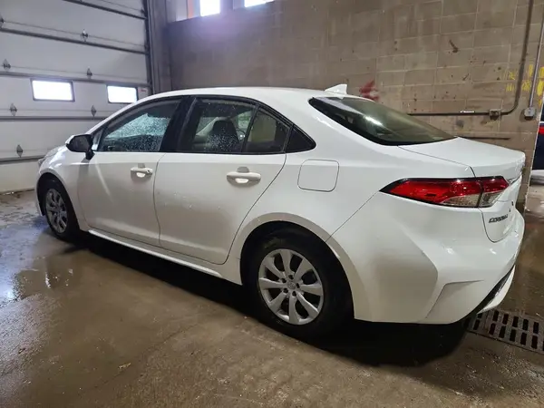 JTDEPMAE9NJ200203 — 2022 Toyota Corolla, фото 2 с аукциона Copart 28.09.2026, Механические повреждения