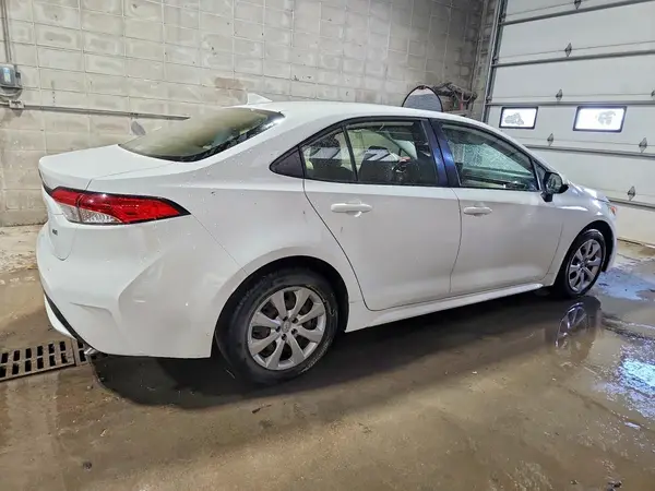 JTDEPMAE9NJ200203 — 2022 Toyota Corolla, фото 3 с аукциона Copart 28.09.2026, Механические повреждения