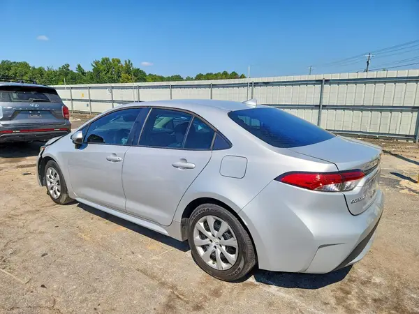 5YFEPMAE5NP289697 — 2022 Toyota Corolla, фото 2 с аукциона Copart, Передняя часть