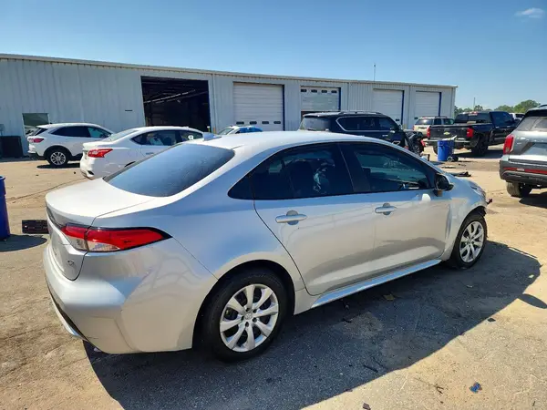 5YFEPMAE5NP289697 — 2022 Toyota Corolla, фото 3 с аукциона Copart, Передняя часть