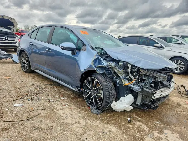 5YFS4MCE5NP107120 — 2022 Toyota Corolla, фото 4 с аукциона Copart, Передняя часть