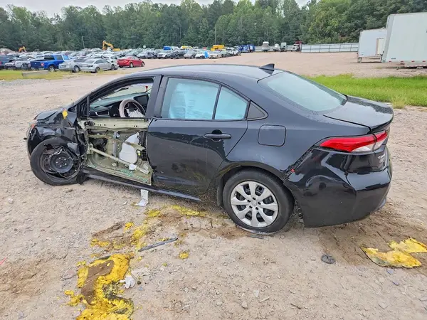 5YFEPMAE3NP278133 — 2022 Toyota Corolla, фото 2 с аукциона Copart, Боковая часть