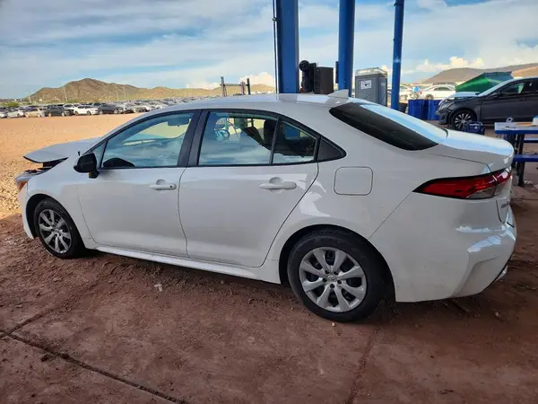 5YFEPMAE5NP273421 — 2022 Toyota Corolla, фото 2 с аукциона Copart, Передняя часть