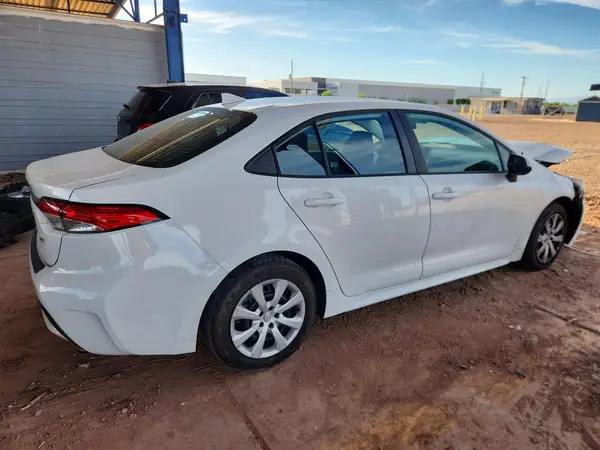 5YFEPMAE5NP273421 — 2022 Toyota Corolla, фото 3 с аукциона Copart, Передняя часть