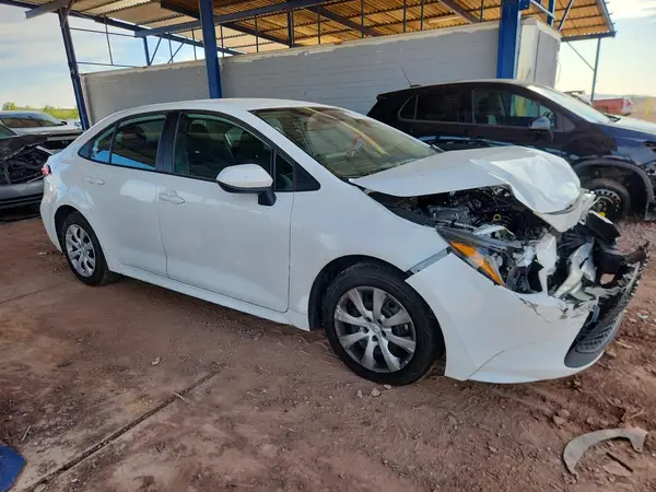 5YFEPMAE5NP273421 — 2022 Toyota Corolla, фото 4 с аукциона Copart, Передняя часть