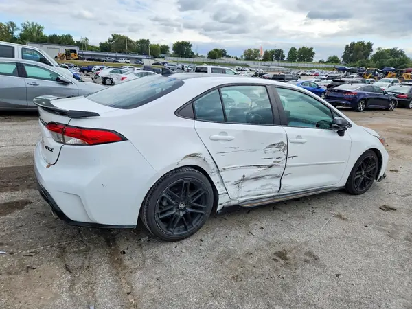 5YFS4MCE1NP136260 — 2022 Toyota Corolla, фото 3 с аукциона Copart, Боковая часть