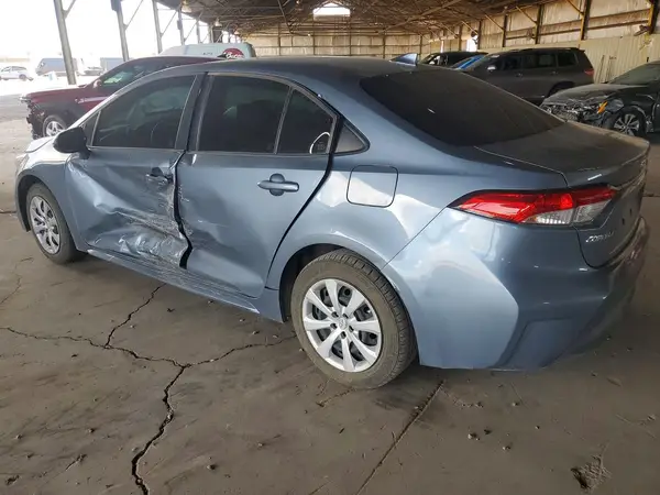 JTDBCMFE8R3038971 — 2024 Toyota Corolla, фото 2 с аукциона Copart, Боковая часть