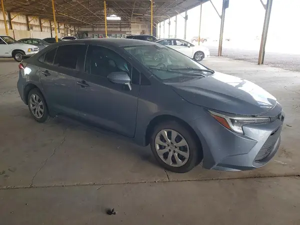 JTDBCMFE8R3038971 — 2024 Toyota Corolla, фото 4 с аукциона Copart, Боковая часть