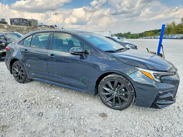 JTDBDMHE3R3011350 — 2024 Toyota Corolla, фото 4 с аукциона Copart, Передняя часть