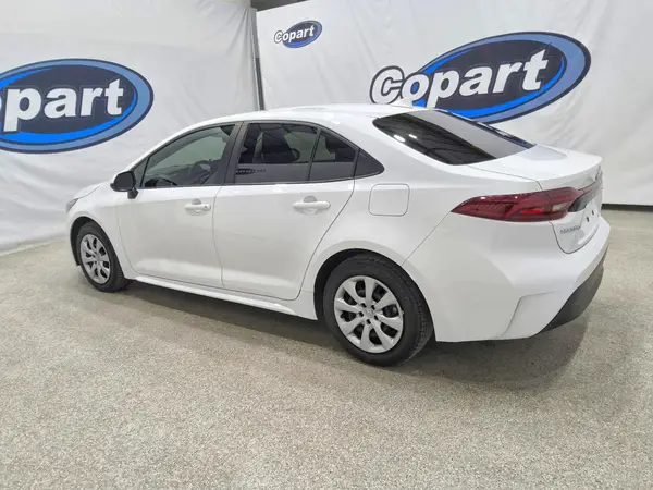 JTDBCMFE2S3068960 — 2025 Toyota Corolla, фото 2 с аукциона Copart 01.10.2026, Мелкие вмятины и царапины