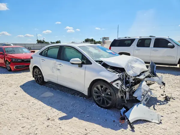 JTDBCMFE1SJ037517 — 2025 Toyota Corolla, фото 4 с аукциона Copart, Передняя часть