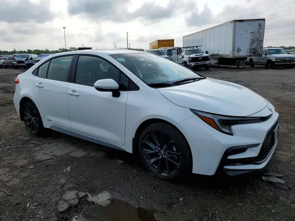 JTDBDMHE1T3030695 — 2026 Toyota Corolla, фото 4 с аукциона Copart 29.09.2026, Боковая часть