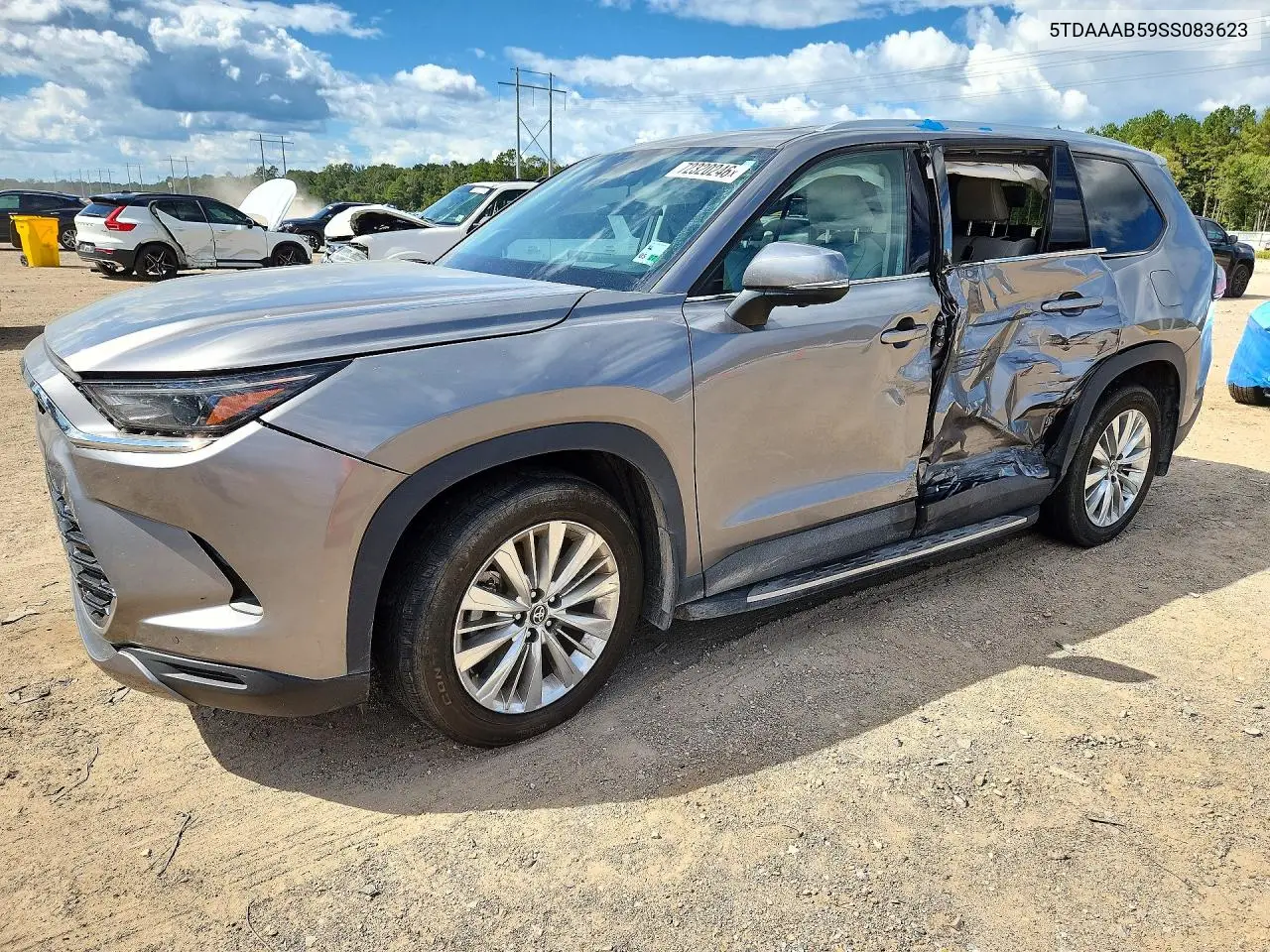 2025 Toyota Grand Highlander Platinum VIN 5TDAAAB59SS083623 фото 1