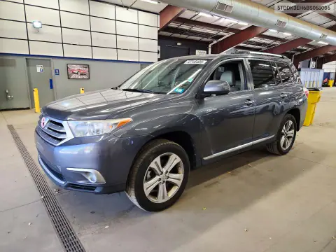 5TDDK3EH6BS068086 — 2011 Toyota Highlander, Мелкие вмятины и царапины, фото до ремонта