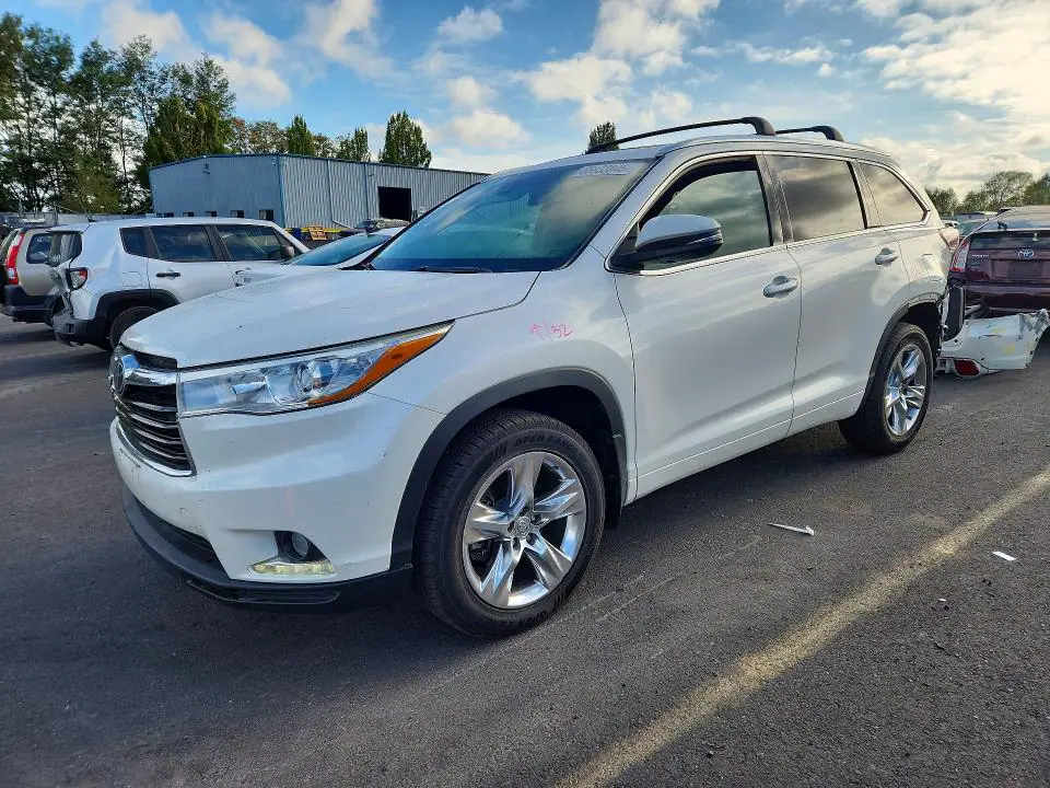 5TDDKRFH1FS151593 Toyota Highlander 2015 — повреждение Задняя часть, фото до ремонта