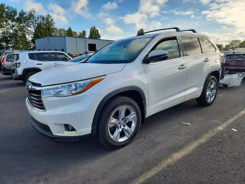 5TDDKRFH1FS151593 Toyota Highlander 2015 — повреждение Задняя часть, фото до ремонта