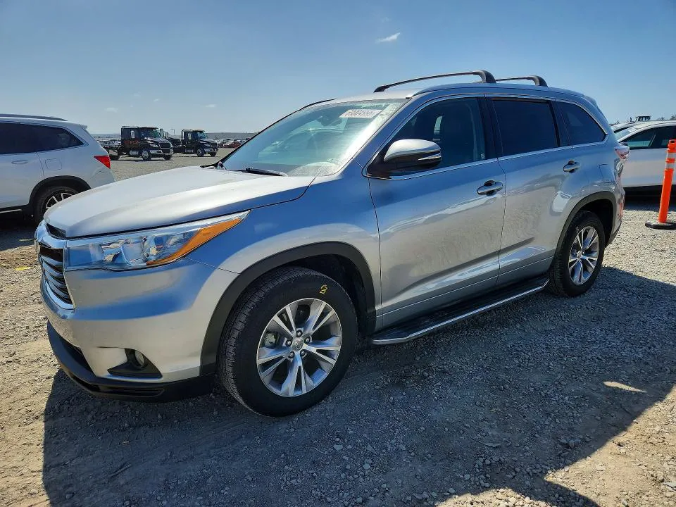 2015 Toyota Highlander VIN 5TDKKRFH1FS077986 фото 1