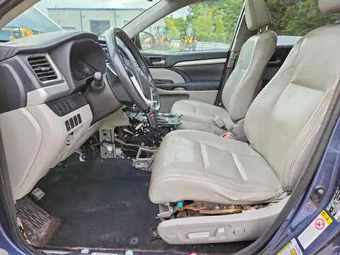 5TDJKRFH2FS112644 — 2015 Toyota Highlander, фото 7 с аукциона Copart 15.10.2026, Механические повреждения