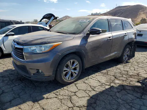 5TDZKRFH5GS169165 — 2016 Toyota Highlander, Задняя часть (Rear End), фото до ремонта