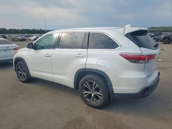 5TDJKRFHXGS318151 — 2016 Toyota Highlander, фото 2 с аукциона Copart, Задняя часть