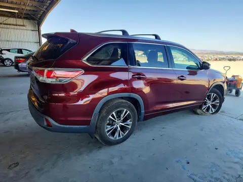 2016 Toyota Highlander VIN 5TDJKRFHXGS327447 фото 3