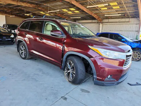 2016 Toyota Highlander VIN 5TDJKRFHXGS327447 фото 4